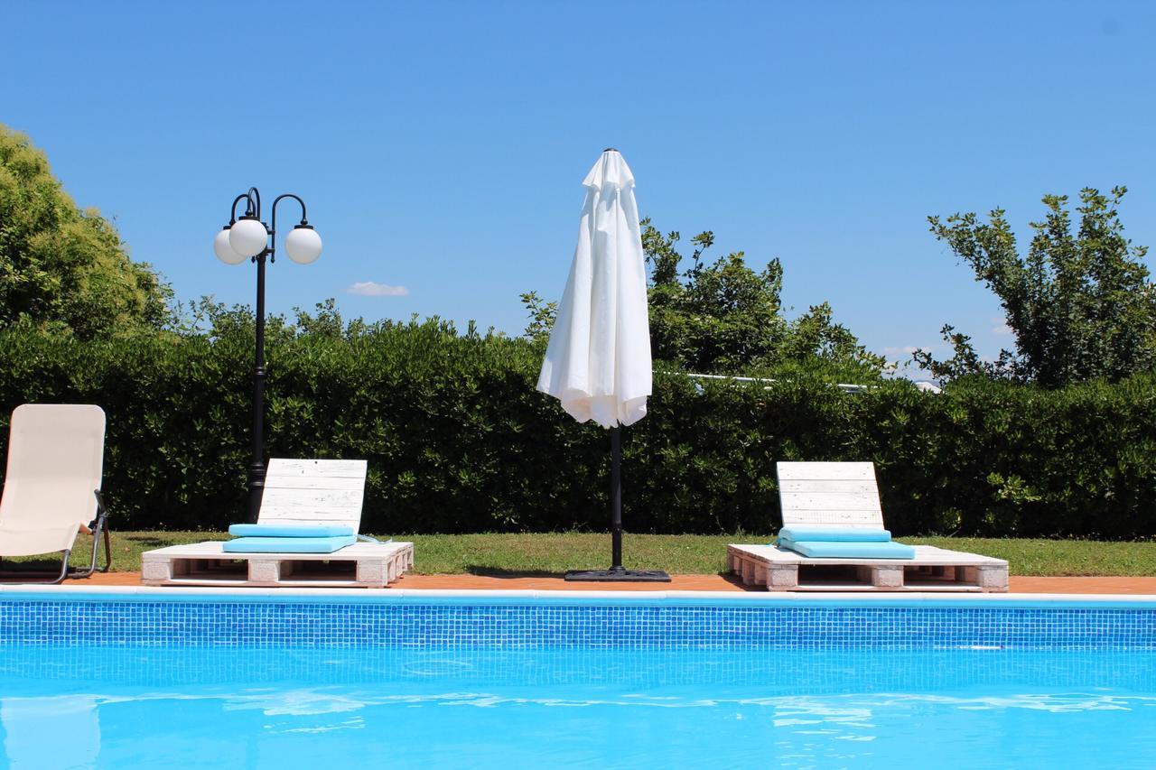 Poggio Paradiso Apartments Mengara Bagian luar foto